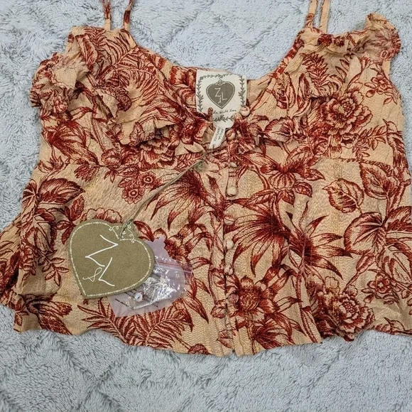 Z&L Top Women's M Beige Red Floral Sleeveless Button Up Ruffle Crop Boho NEW - Picture 2 of 7